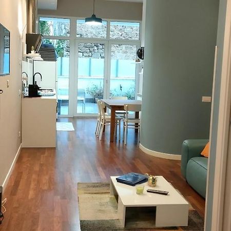 Sacra Famiglia Ausonia Apartment Палермо Екстериор снимка