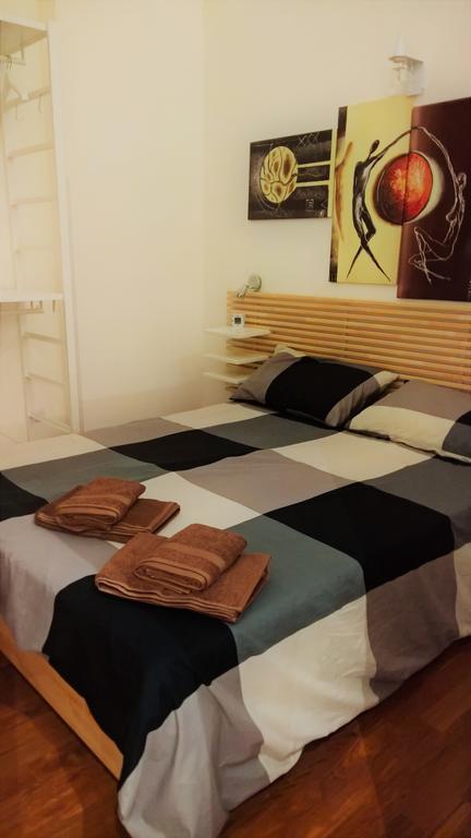 Sacra Famiglia Ausonia Apartment Палермо Екстериор снимка