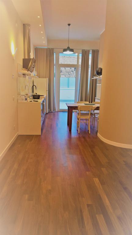 Sacra Famiglia Ausonia Apartment Палермо Екстериор снимка